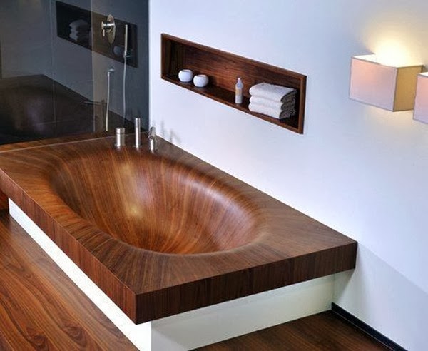 Badgestaltung mit Holz. In der gehobenen Ausstattung keine Seltenheit!
